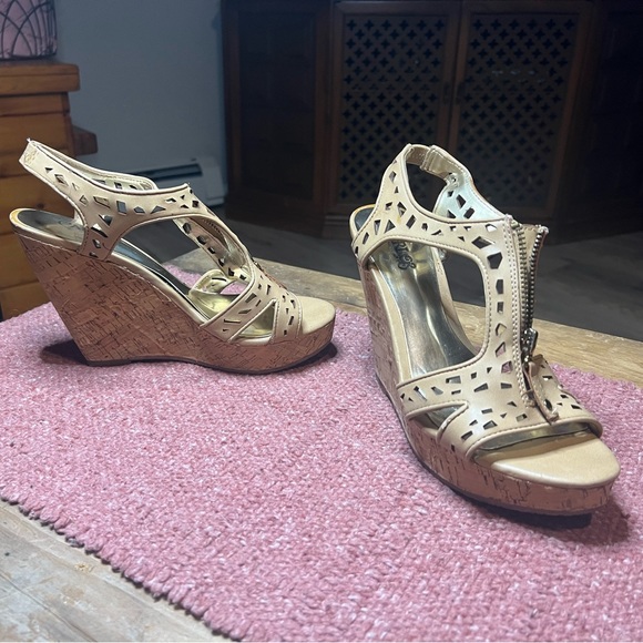 Carlos Santana Nude Cork Open-toe Wedges (7.5) - Picture 5 of 5
